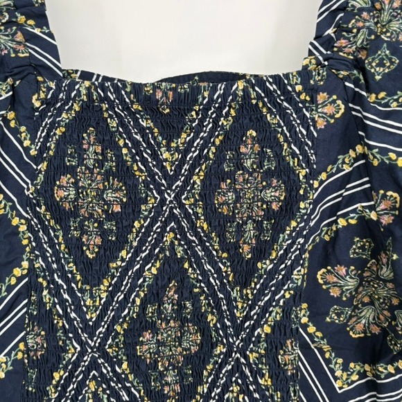 NWT LOFT Puff Sleeve Top Large Navy Floral Smocked Back Square Neck Cropped - Picture 4 of 9